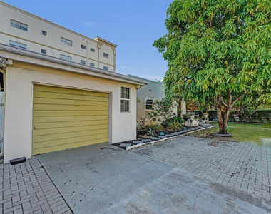 2000 Jackson Street - Photo Thumbnail 6