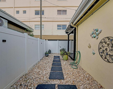 2000 Jackson Street - Photo Thumbnail 56