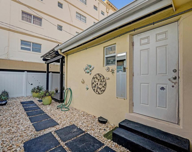 2000 Jackson Street - Photo Thumbnail 54