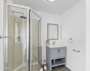 297 Highland Avenue - Photo Thumbnail 12
