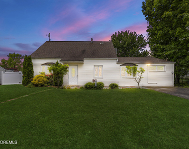297 Highland Avenue - Photo Thumbnail 2