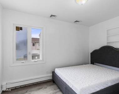 297 Highland Avenue - Photo Thumbnail 4