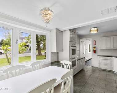 297 Highland Avenue - Photo Thumbnail 8