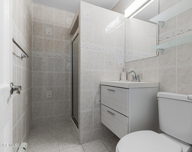 297 Highland Avenue - Photo Thumbnail 5