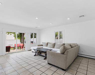 297 Highland Avenue - Photo Thumbnail 10