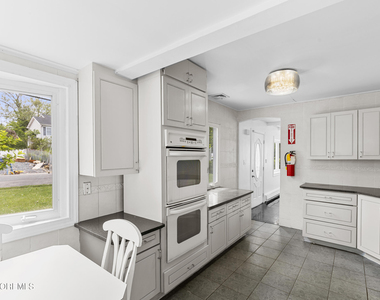 297 Highland Avenue - Photo Thumbnail 7
