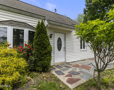 297 Highland Avenue - Photo Thumbnail 3