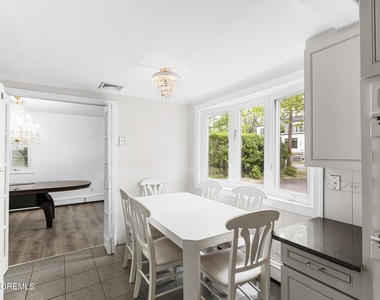 297 Highland Avenue - Photo Thumbnail 9