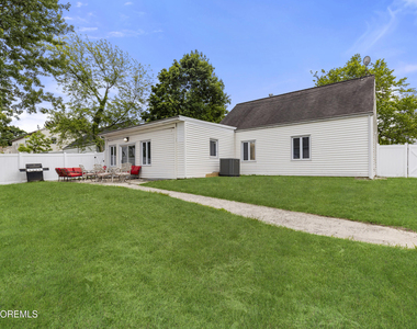 297 Highland Avenue - Photo Thumbnail 27