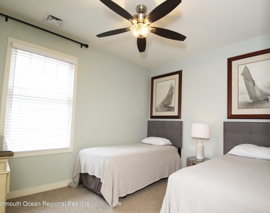 221 Beachfront - Photo Thumbnail 12