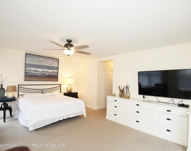 221 Beachfront - Photo Thumbnail 8