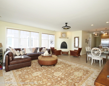 221 Beachfront - Photo Thumbnail 5