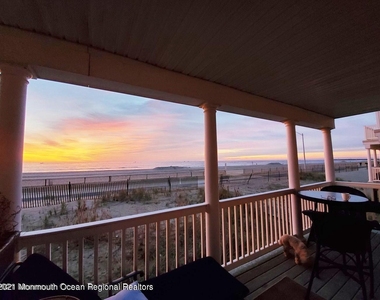 221 Beachfront - Photo Thumbnail 2