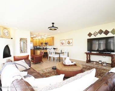 221 Beachfront - Photo Thumbnail 6
