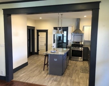 1401 Harroun Avenue - Photo Thumbnail 3