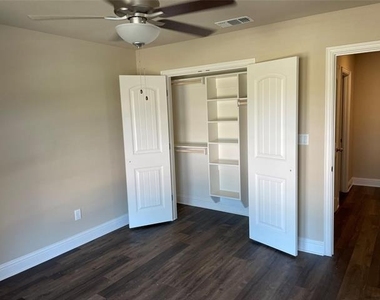 634 Nolan Drive - Photo Thumbnail 5