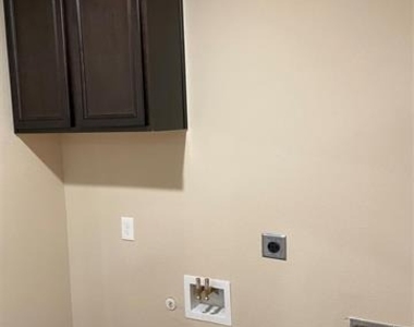 634 Nolan Drive - Photo Thumbnail 13
