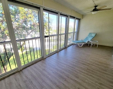 6650 S Oriole Boulevard - Photo Thumbnail 8