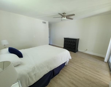 6650 S Oriole Boulevard - Photo Thumbnail 3