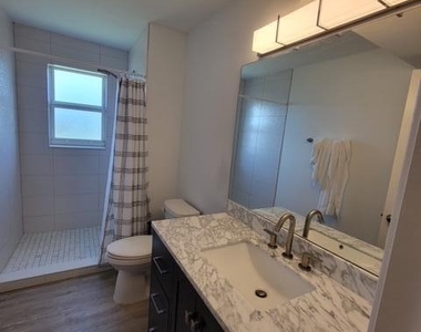 6650 S Oriole Boulevard - Photo Thumbnail 6