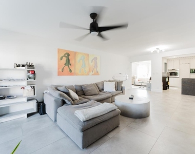 800 E Camino Real - Photo Thumbnail 12