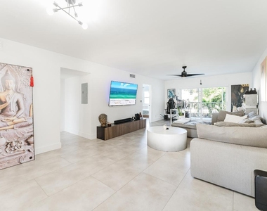 800 E Camino Real - Photo Thumbnail 10