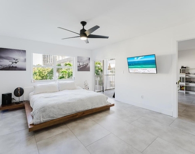 800 E Camino Real - Photo Thumbnail 17
