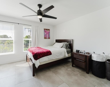 800 E Camino Real - Photo Thumbnail 26