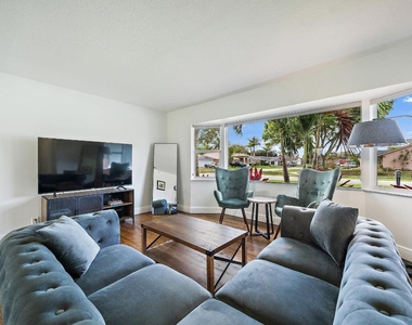 1342 Essex Drive - Photo Thumbnail 6