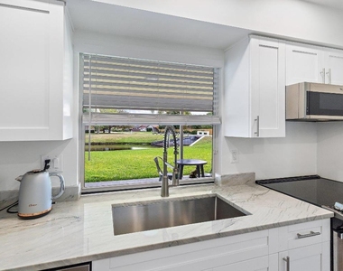 1342 Essex Drive - Photo Thumbnail 23