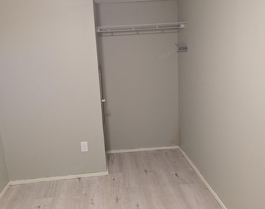 260 Main Street - Photo Thumbnail 7