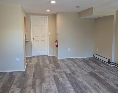 260 Main Street - Photo Thumbnail 3