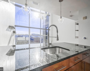 444 W Broad Street - Photo Thumbnail 4