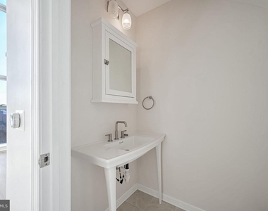 444 W Broad Street - Photo Thumbnail 8