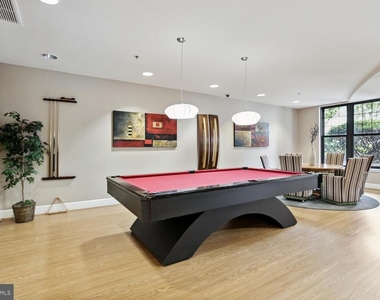 444 W Broad Street - Photo Thumbnail 16