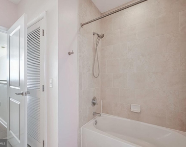 444 W Broad Street - Photo Thumbnail 14