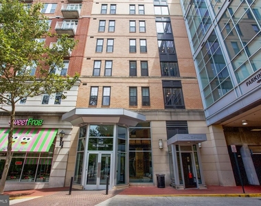 444 W Broad Street - Photo Thumbnail 1