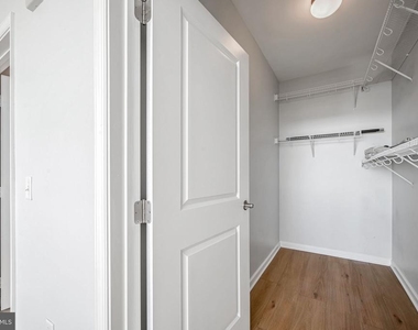 444 W Broad Street - Photo Thumbnail 12