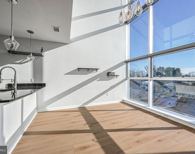444 W Broad Street - Photo Thumbnail 7