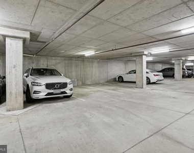 444 W Broad Street - Photo Thumbnail 15