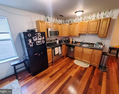1525 N 17th Street - Photo Thumbnail 3