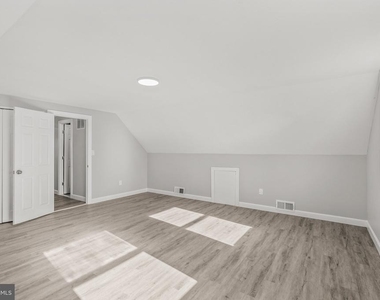 12 Holbrook Lane - Photo Thumbnail 27