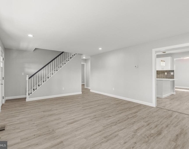 12 Holbrook Lane - Photo Thumbnail 3