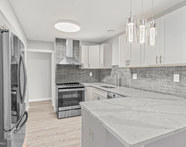 12 Holbrook Lane - Photo Thumbnail 6