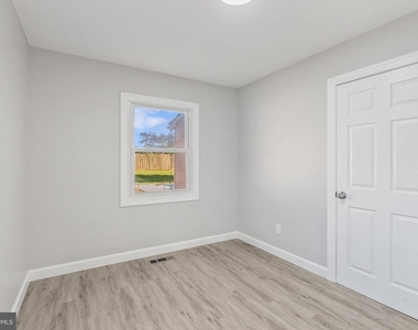 12 Holbrook Lane - Photo Thumbnail 19
