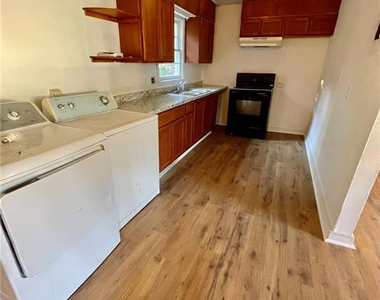502 Spring Avenue - Photo Thumbnail 8