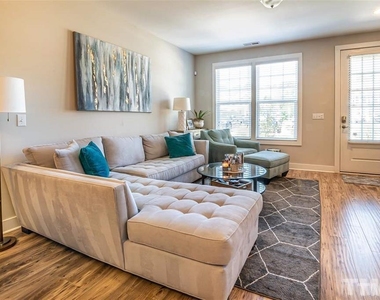 2800 Bedford Green Drive - Photo Thumbnail 4
