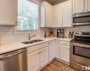 2800 Bedford Green Drive - Photo Thumbnail 8