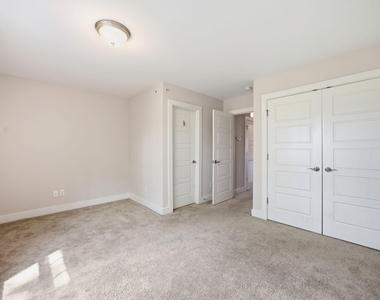 2800 Bedford Green Drive - Photo Thumbnail 14