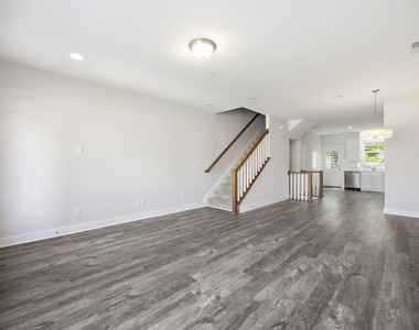 2800 Bedford Green Drive - Photo Thumbnail 4
